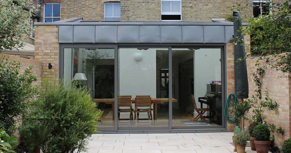 LUKE WILLIAMSON ARCHITECT LIMITED logo